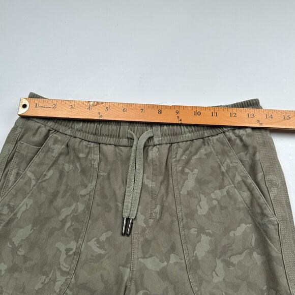 Athleta Pants Womens 2 Green Farallon Jogger Camo Athleisure Comfort Workout Gym - Picture 10 of 14